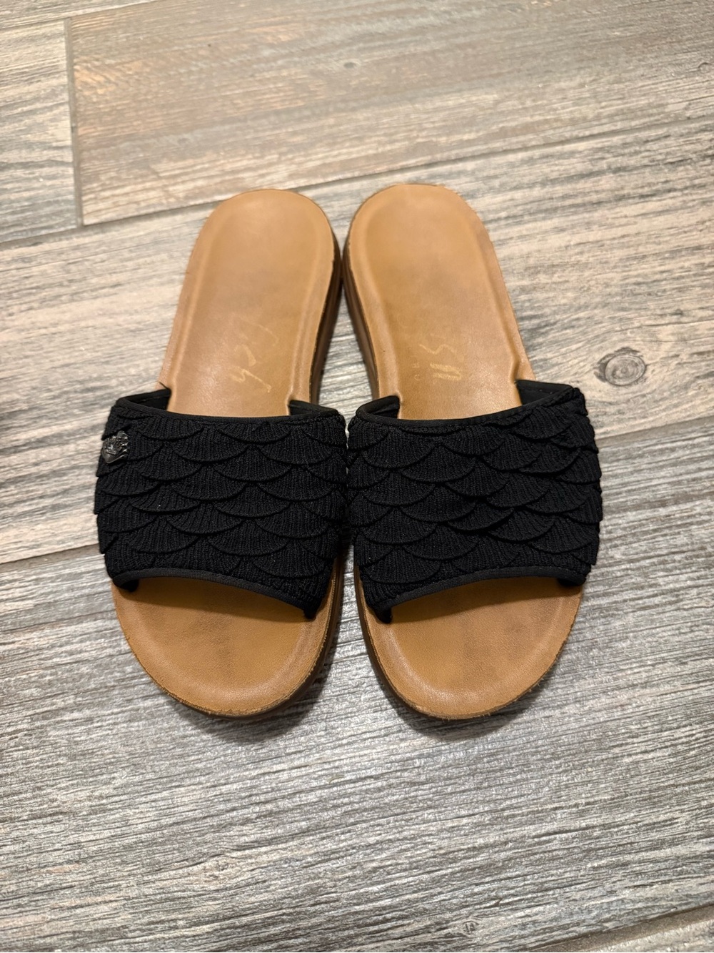 Black Slide Flip flops  with Scallop Knit Strap - Women's Size 7